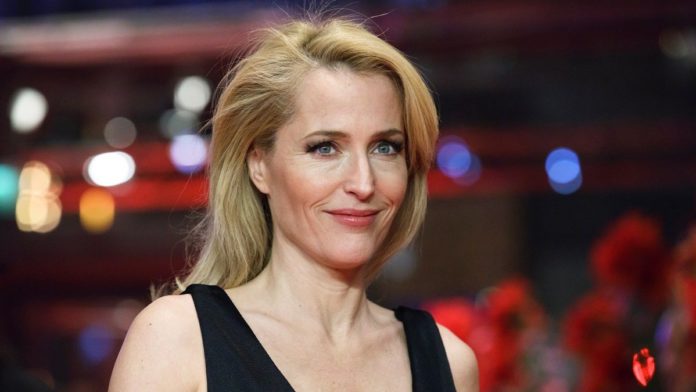 cropped-Gillian-Anderson.jpg